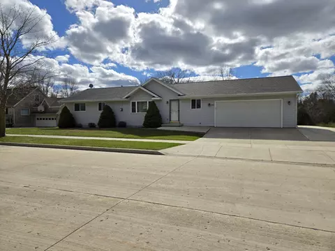 1932 Pleasant, Manitowoc, WI 54220