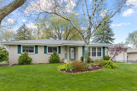 510 E Laverne, Oak Creek, WI 53154