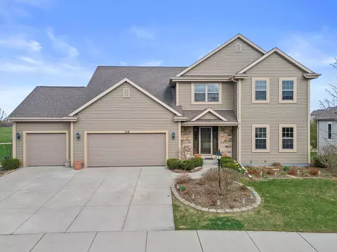 718 Greystone, Port Washington, WI 53074