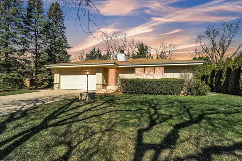 7979 S Wake Frst, Oak Creek, WI 53154