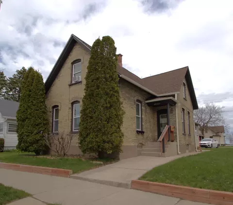 2037 N Wisconsin, Racine, WI 53402