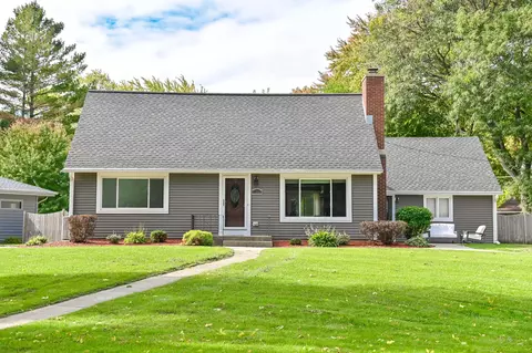 11809 W Meinecke, Wauwatosa, WI 53226