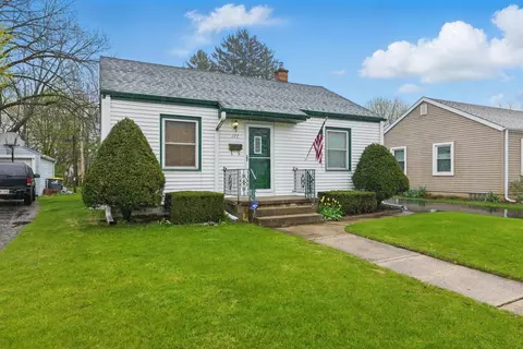177 Walton, Waukesha, WI 53186