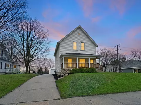 448 W Chestnut, Port Washington, WI 53074