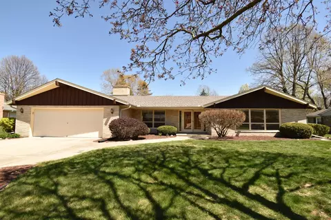 3640 Arroyo, Brookfield, WI 53045