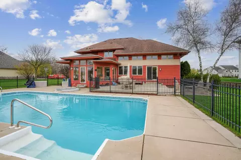 w150n5334 Badger, Menomonee Falls, WI 53051
