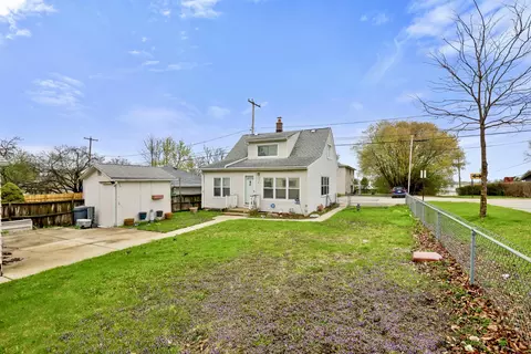 3576 S 32nd, Greenfield, WI 53221