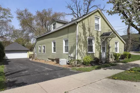 133 Mchenry, Burlington, WI 53105