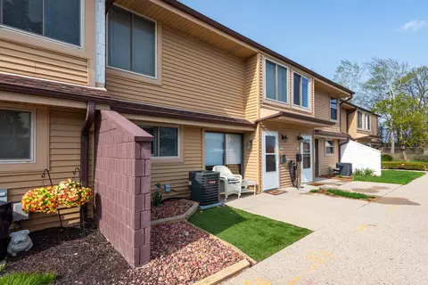 1914 W Salem, Milwaukee, WI 53221