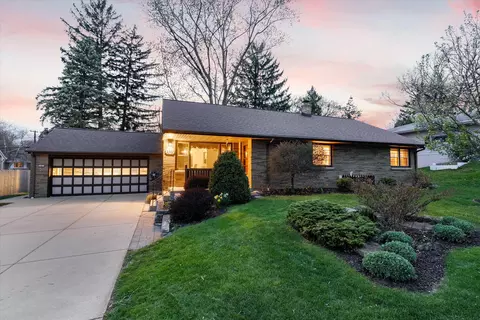 2361 N 115th, Wauwatosa, WI 53226
