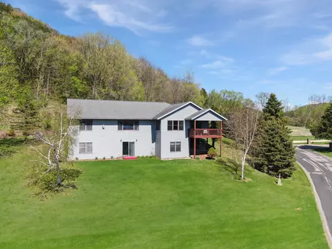 302 Hickory, Genoa, WI 54632