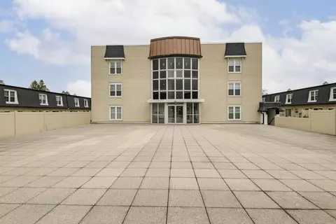 9500 N Green Bay #305, Brown Deer, WI 53209