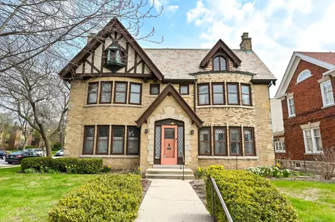 2704 E Bradford, Milwaukee, WI 53211