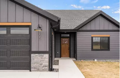 305 Stoddard, Houston, MN 55943