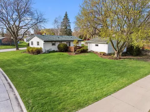 n85w18199 Tyler, Menomonee Falls, WI 53051