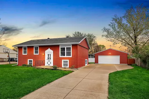 3115 Robin Hood, La Crosse, WI 54601