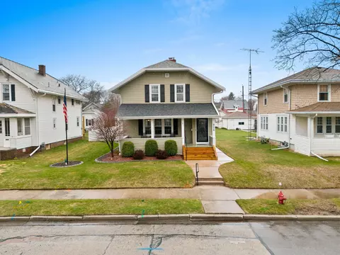 928 Lincoln, Manitowoc, WI 54220