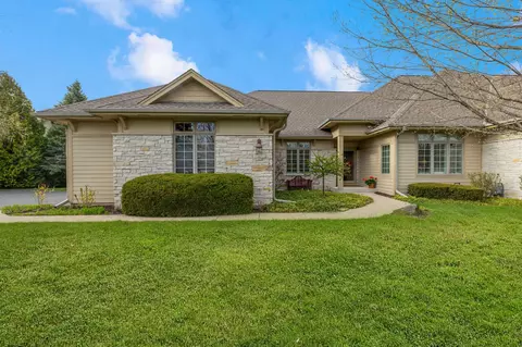 7374 W Heron Pond, Mequon, WI 53092