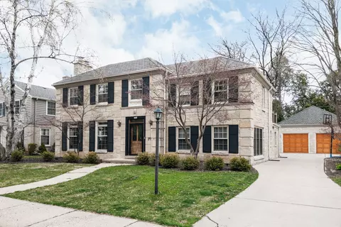 5036 N N Lk, Whitefish Bay, WI 53217