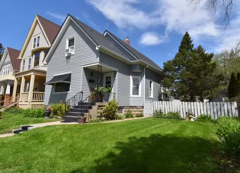 2608 W Grant, Milwaukee, WI 53215