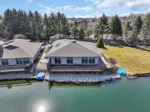 3300 Island Clb #5, Mount Pleasant, WI 53405