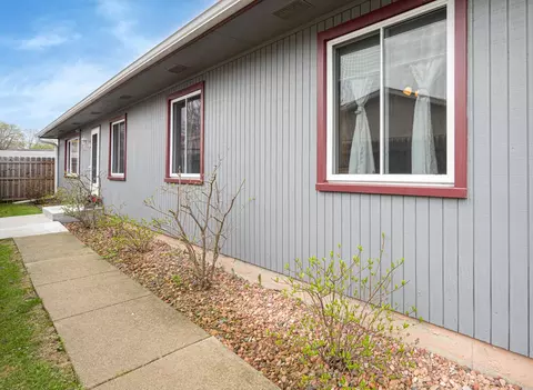 12539 Timber Rdg, Pleasant Prairie, WI 53158