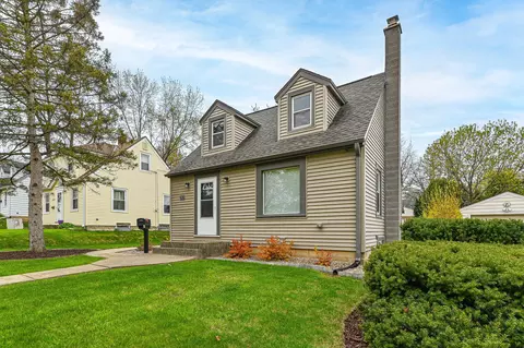 2923 S 91st, West Allis, WI 53227