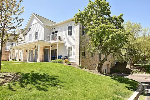 2732 Northview #85, Waukesha, WI 53188