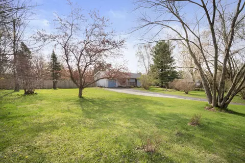 w305s8026 Ellen, Mukwonago, WI 53149