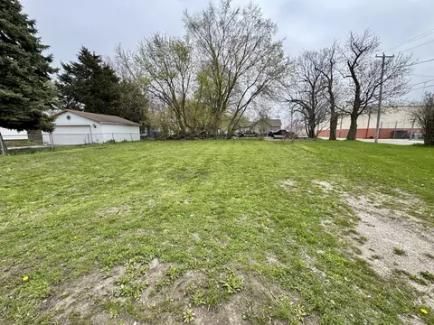 1337 Kewaunee, Racine, WI 53404
