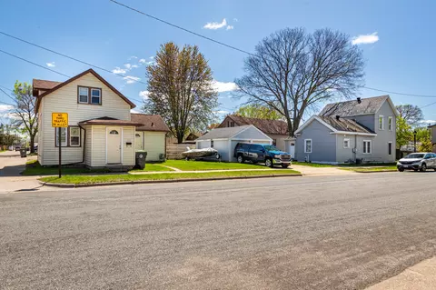 2138 George #1212 HAYES ST, La Crosse, WI 54603