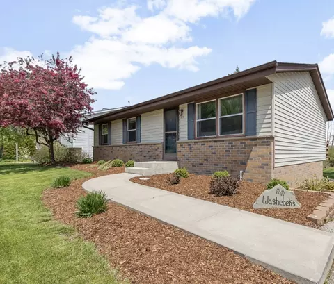 915 Villa Park, West Bend, WI 53090