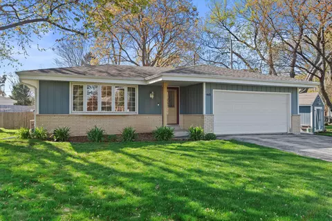 460 Hill N Dl, Hartland, WI 53029