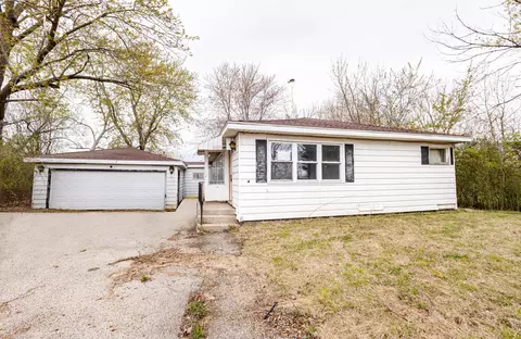 27318 Camp Lk, Trevor, WI 53179
