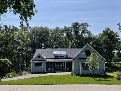1545 Geneva National #16-04, Geneva, WI 53147