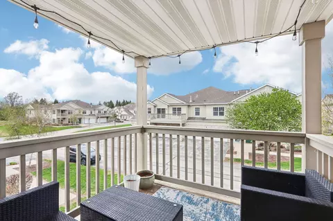 n16w26521 Meadowgrass #B, Pewaukee, WI 53072