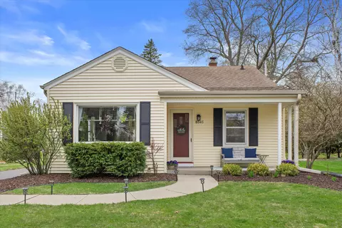 8045 N Whitney, Fox Point, WI 53217