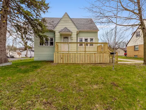 4946 N 107th, Milwaukee, WI 53225