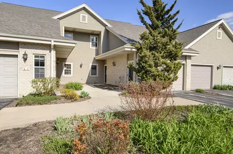 18605 Emerald #G, Brookfield, WI 53045