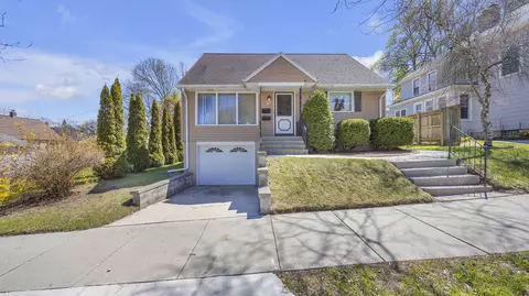 913 Broadway, Sheboygan, WI 53081