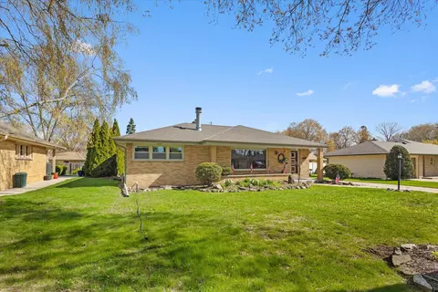 7822 W Manitoba, West Allis, WI 53219