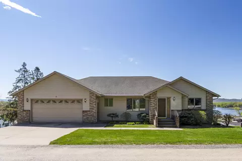 715 S S Hl, Fountain City, WI 54629