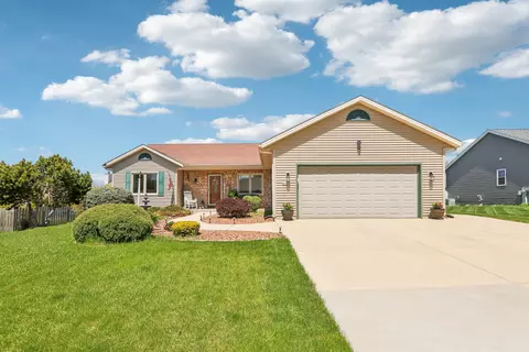 4102 W Forest Hl, Franklin, WI 53132