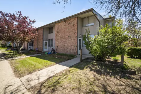 1442 Big Bnd #K, Waukesha, WI 53189