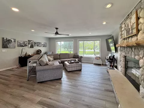 w360s2612 Scuppernong, Ottawa, WI 53118