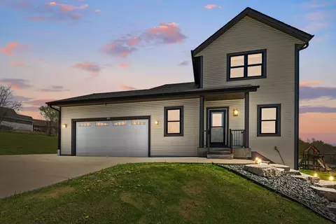 2100 Hillside, Slinger, WI 53086