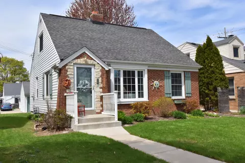 3049 N 79th, Milwaukee, WI 53222