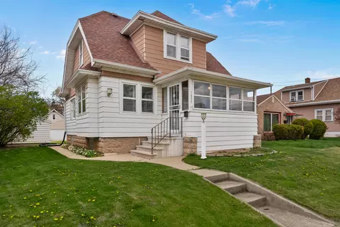 1433 S 94th, West Allis, WI 53214
