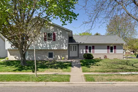 1277 Red Cedar, Onalaska, WI 54650