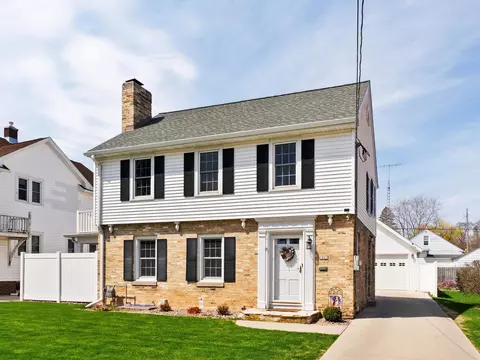 1022 N 13th, Manitowoc, WI 54220